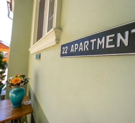 Atrium 22 Apartment